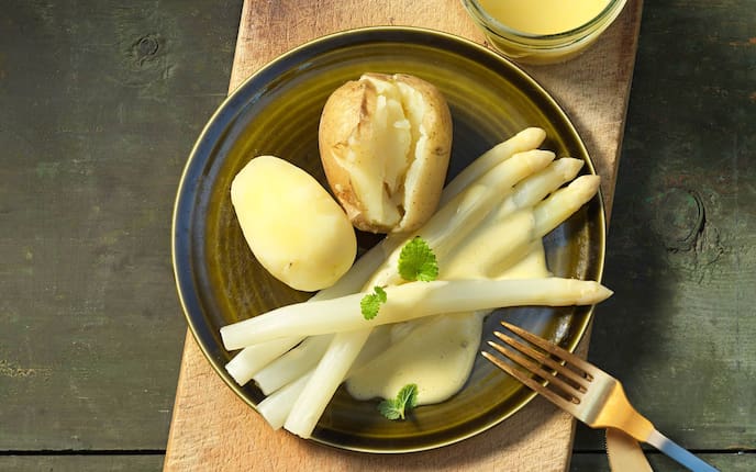 Kartoffel, Erdäpfel, weisser Spargel, Sauce hollandaise, Teller, Servus Rezept