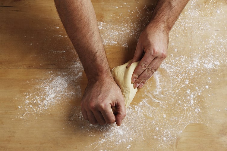 Nudelteig, Teig, kneten