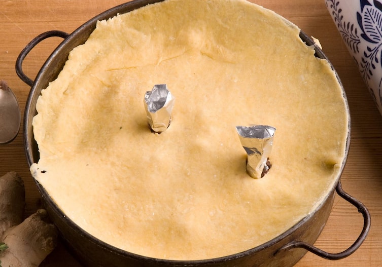 Stanniolröhrchen, Teigdeckel, Topf, Pastete