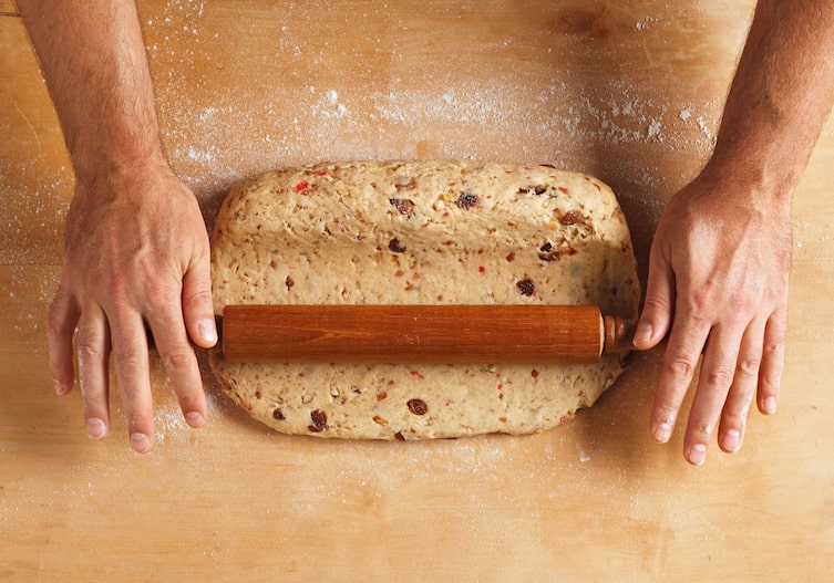 Christstollen, Teig, Nudelholz