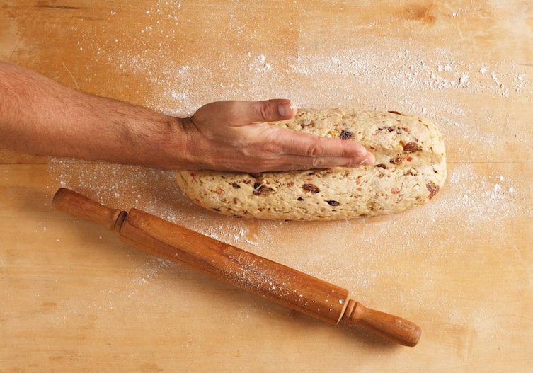 Christstollen, Teig, Nudelholz