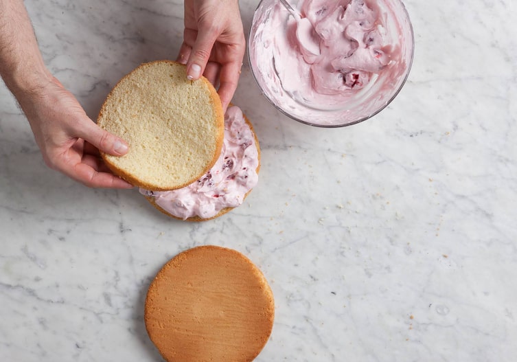 Tortenboden, Cremefüllung, Schüssel, Nachspeise, Servus Rezept