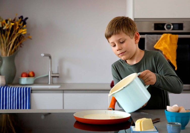 Palatschinkentorte, Teig, Pfanne, Palatschinken, Pfannkuchen, Servus Rezept