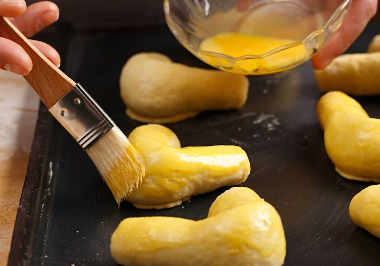 Dottermischung, Pinsel, Nussbeugerl, Nachspeise, Servus Rezept