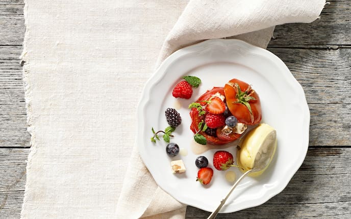 Gefüllte Honigparadeiser mit Beeren, Paradeiser, Eis, Beeren, Nachspeise, süße Paradeiser, Servus Rezept