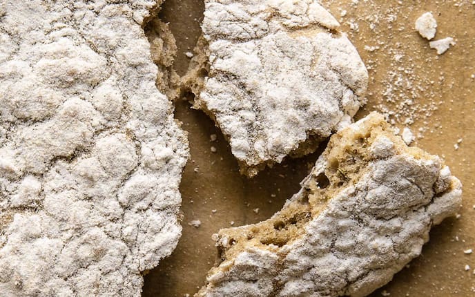 Schüttelbrot, Brot, gebrochen, Brotlaib, Christina Bauer