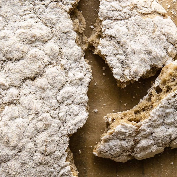 Schüttelbrot, Brot, gebrochen, Brotlaib, Christina Bauer