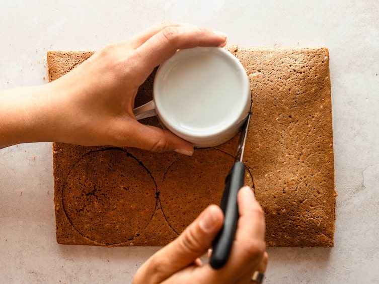 Biskuit, Kreise ausschneiden, Törtchen, Tortenboden