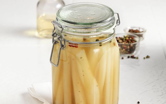 Einmachglas, Rexgummi, Pfefferkörner, Serviette, Essig