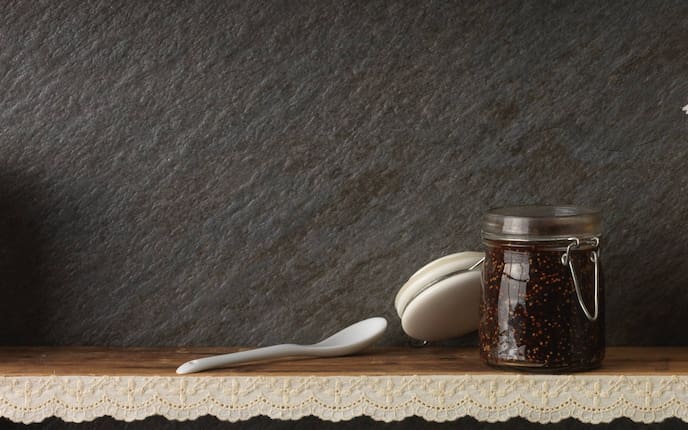 Feigen, Cassis, Senf, Senfkörner, Eingemachtes, Einmachglas, Löffel, Servus Rezept