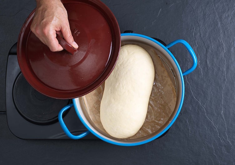 Böhmische Knödel, Kochschule, Germlaib, Kochtopf, Kochplatte, Deckel, Backpapier