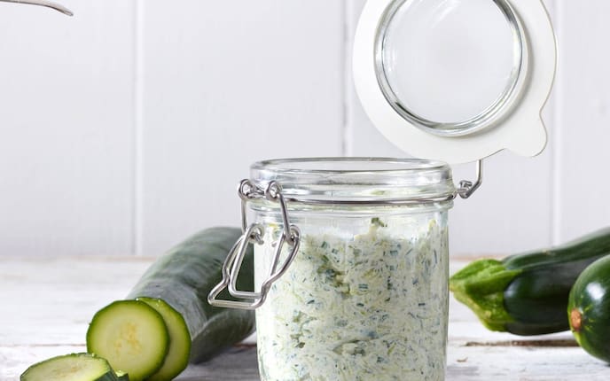 Zucchini-Joghurt-Sauce, Sauce, Joghurt, Zucchini, Grillsauce, Beilage, Servus Rezept