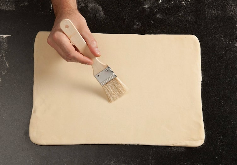 Blätterteig, Grundrezept, Pinsel, Hände