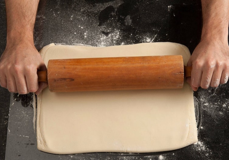 Blätterteig, Grundrezept, Nudelholz, Hände