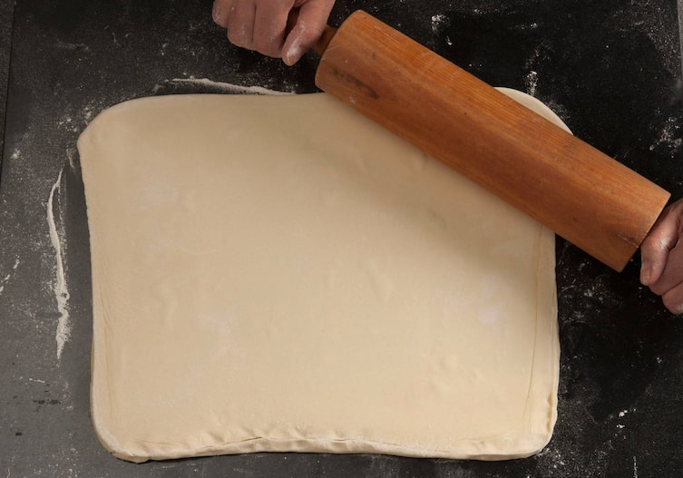 Blätterteig, Grundrezept, Nudelholz, Hände
