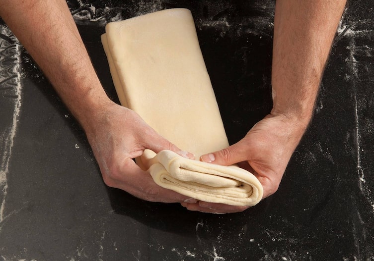 Blätterteig, Grundrezept, Hände