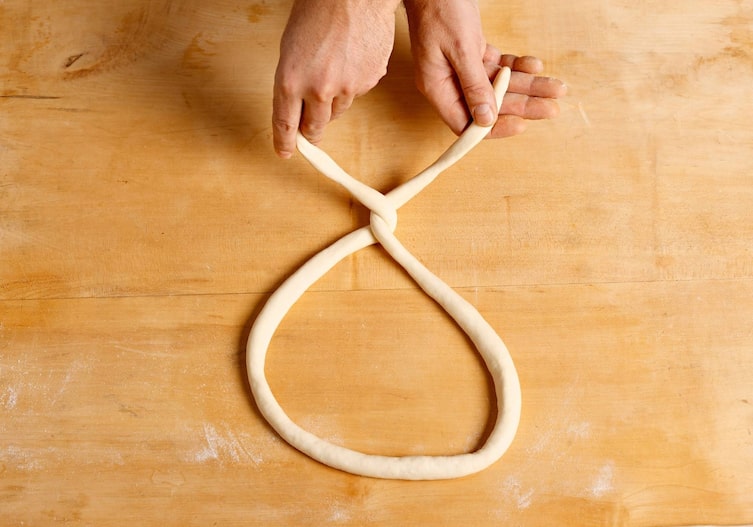 Teig, Knoten, Hände