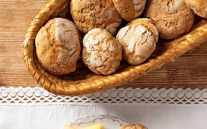 Gewürzweckerl, Kochschule, Brotkorb, Holztisch, Tischdecke, Brot, Gebäck, Servus Rezept, backen