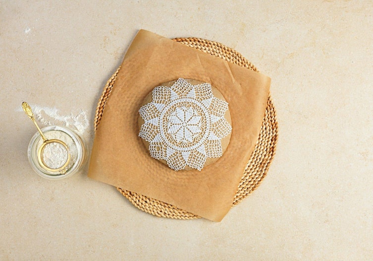 Roggenbrot, Mehl, Sieb, Backpapier, Spitzendeckerl, Brotmuster