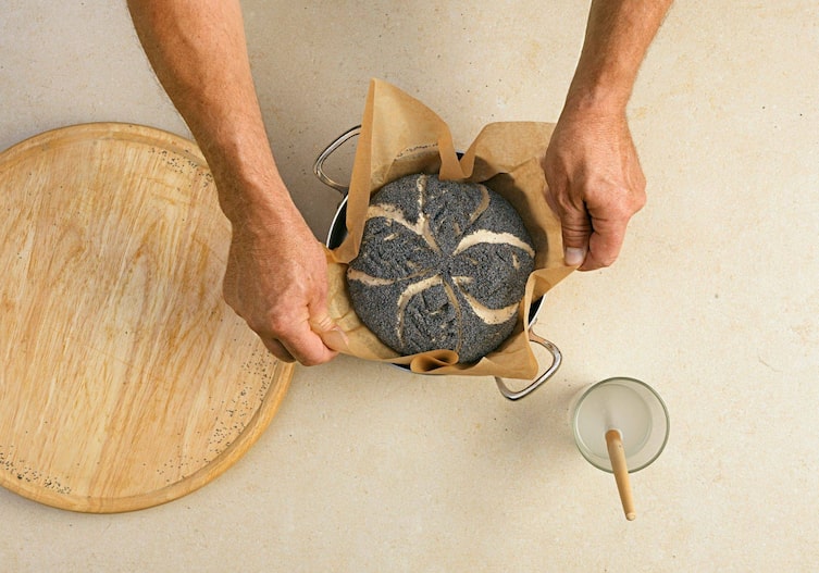 Brett, Wasser, Pinsel, Brot, Teig, Mohn, Brotmuster, Backpapier, Topf