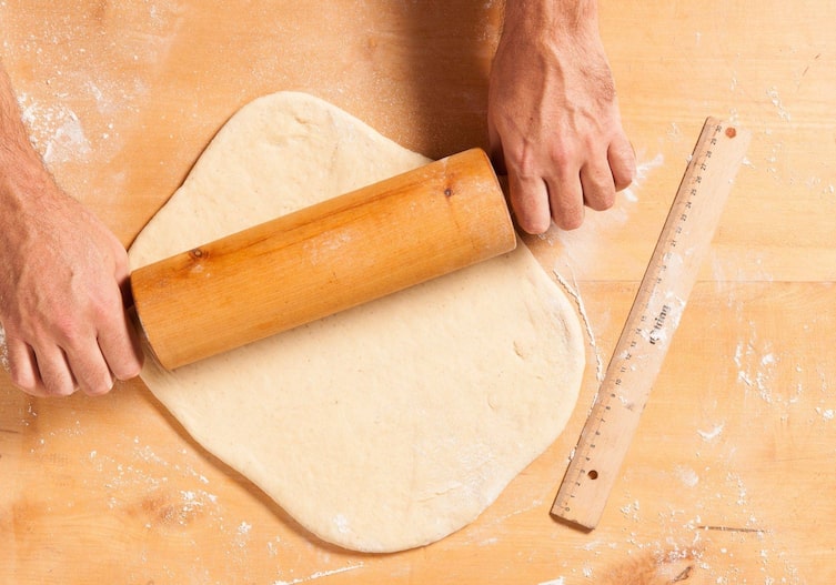 Zimtschnecken, Lineal, Nudelholz, Teig