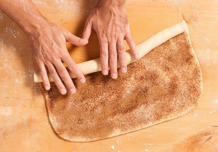 Zimtschnecken, Teig, Zimt, Rolle, Hände