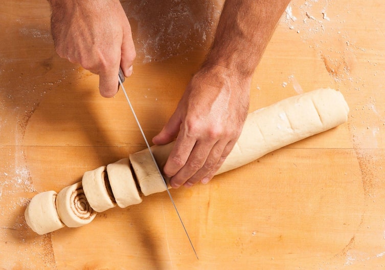Zimtschnecken, Rolle, Messer