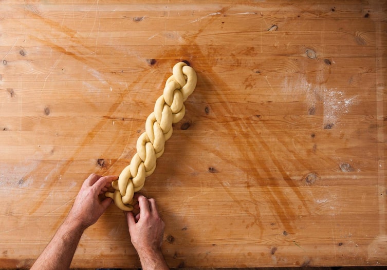 Germteig, Striezel, flechten