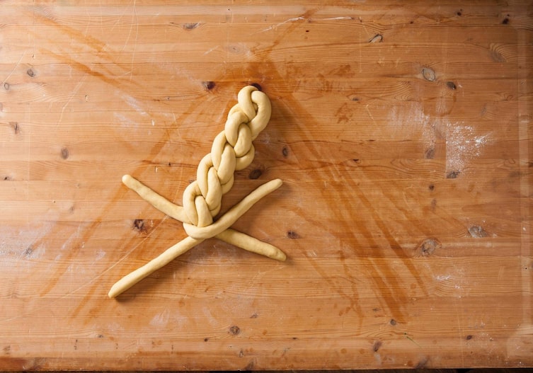 Germteig, Striezel, flechten