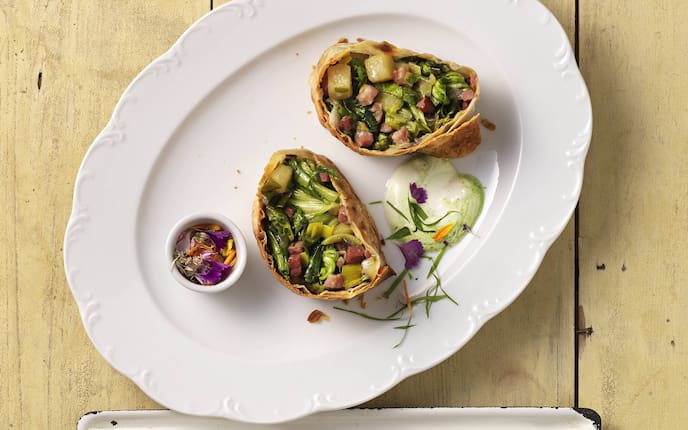 Endivien-Selchfleischstrudel, Endiviensalat, Selchfleisch, Strudel, Servus Rezept