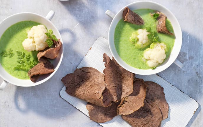 Erbsensuppe mit Tafelspitz, Suppe, Rind, Rindfleisch, Karfiol, Suppenrezept, Servus Rezept
