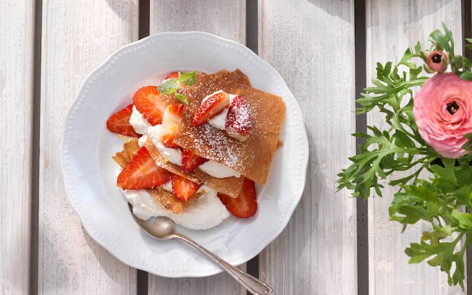 Rezept Millefeuille mit Erdbeeren und Topfencreme (Bild: Eisenhut & Mayer)