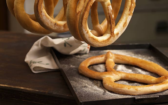 Fastenbrezel, Breze, Brezel, Fastenessen, Germteig, Gebäck, Servus Rezept