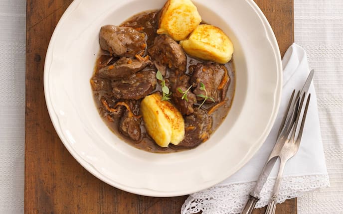 Gänseragout mit Topfennockerl, Ganslessen, Gänse Rezept, Ganslrezept, Gans, Servus Rezept