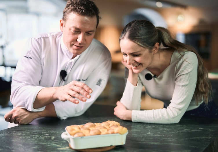 Rezept gebackene Erdäpfelknödel mit Speck Füllung Paula Bründl Philip Rachinger