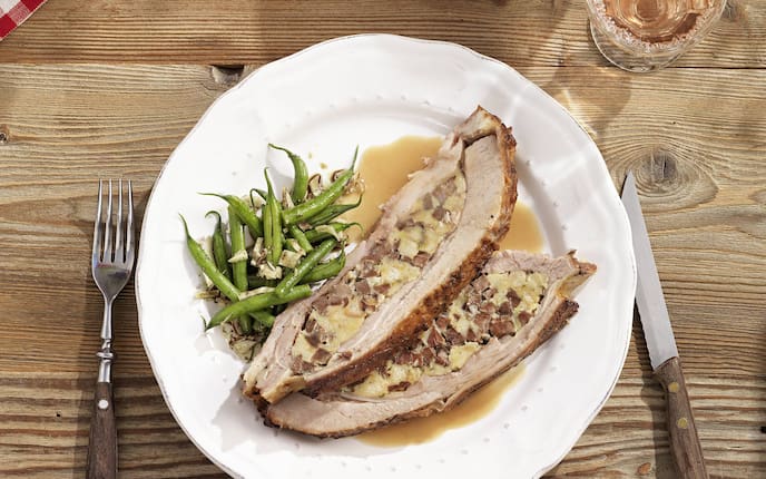 Gefüllte Kalbsbrust, Bratensaft, Fisolensalat, Strankalan-Salat, Hauptspeise, Servus Rezept