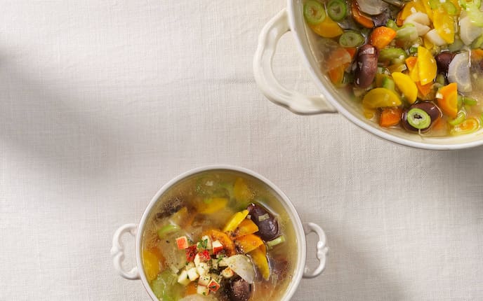 Gemüsesuppe mit Saubohnen (Bild: Eisenhut & Mayer)