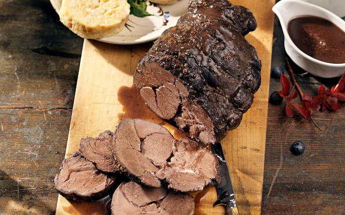 Geschmorter Gamsbraten (Bild: Eisenhut & Mayer)