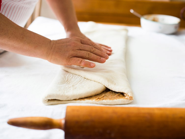 rezept-grammelpogatscherl-teig-falten