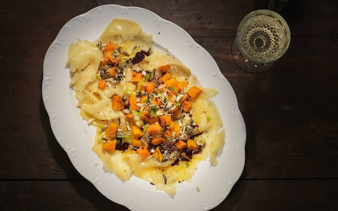 Graukäse mit warmem Kürbiskompott (Bild: Eisenhut & Mayer)