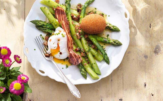 Grüner Spargel, Ei, pochiertes Ei, gebackenes Ei, Speck, Frühstück Rezept