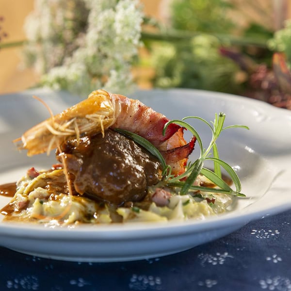 Alpenschwein, Tiroler Garnele, Speckmantel, Wirsinggemüse