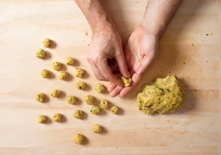 Teig, Hände, Kugeln