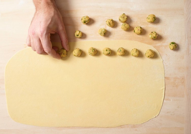 Kugeln, Teig, Hände