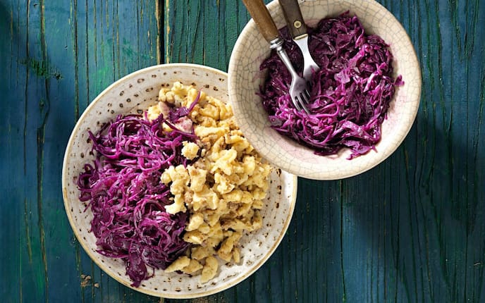 Blaukraut, Maroni, Spätzle, Gabel, Schüssel