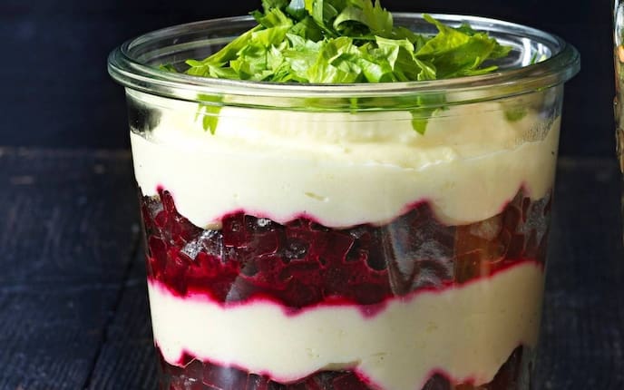 Rote Rübe, Erdäpfelcreme, Glas, Salat