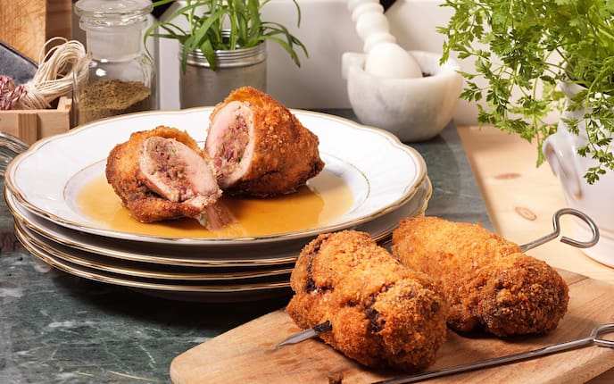 Fasanenroulade, Spieß, Kräuter, Panade, Geschirr, Mörser