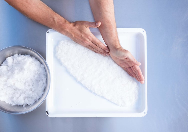 Zander im Salzmantel, Fisch, Kochschule, Meersalz, Backblech