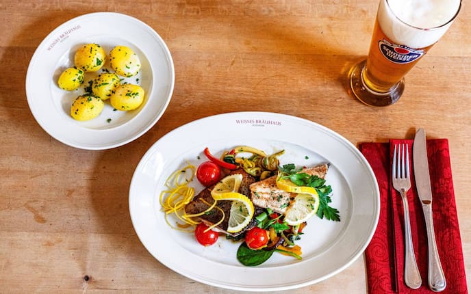 Fisch, Forellenfilets, Cocktailtomaten, Petersilerdäpfel, Bier, Hauptspeise, Servus Rezept