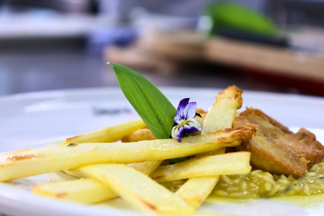 Weißer Spargel, Risotto und gebackener Pilz